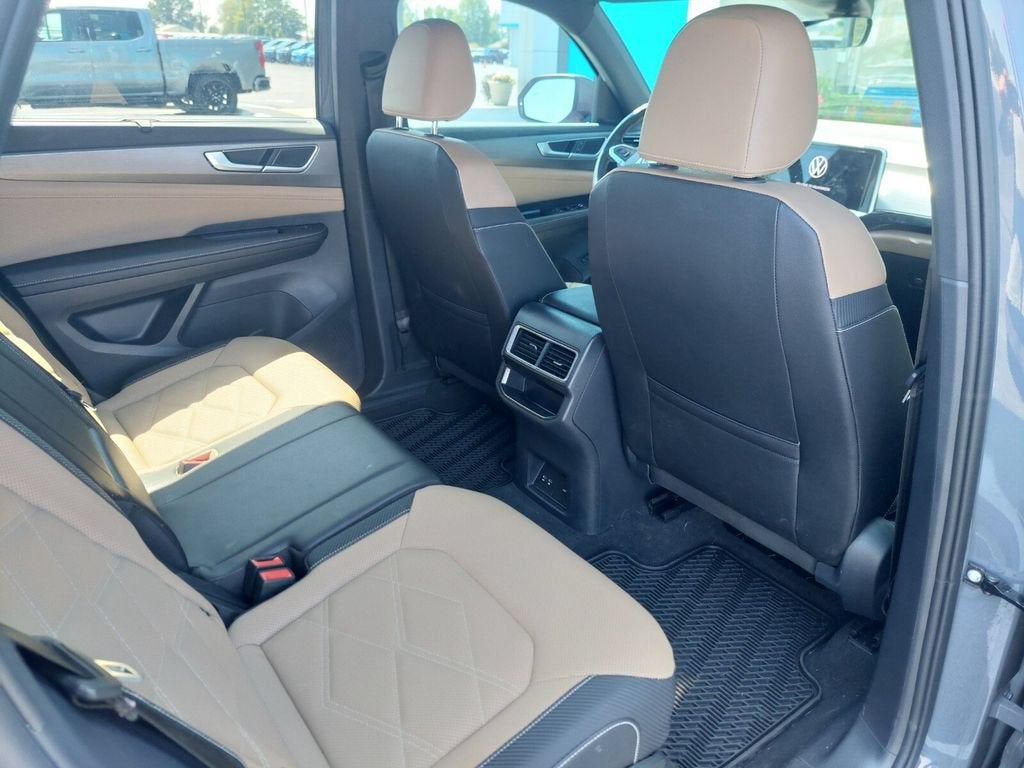2025 Volkswagen Atlas Cross Sport 2.0T SE w/Technology