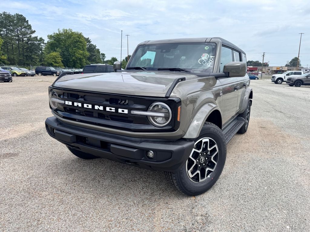 2026 Ford Bronco Outer Banks