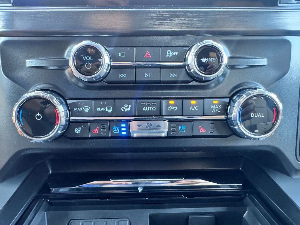 2027 Ford F-350SD Lariat