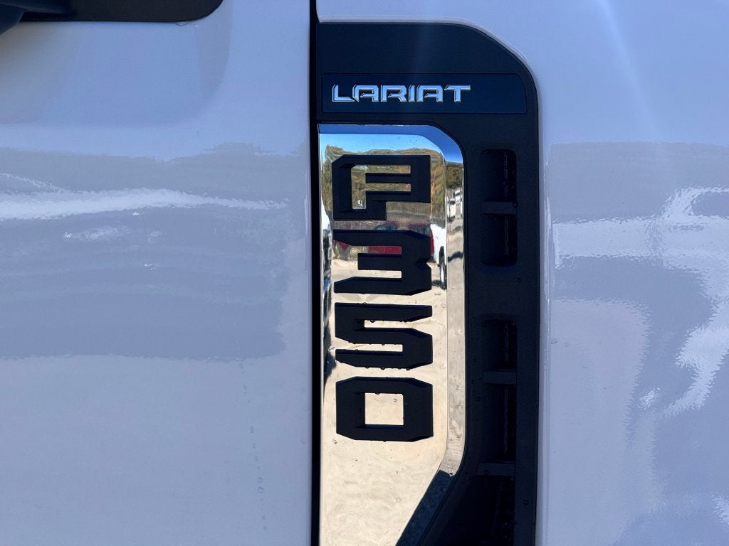 2027 Ford F-350SD Lariat