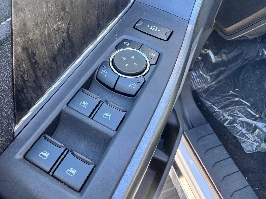 2027 Ford F-350SD Lariat