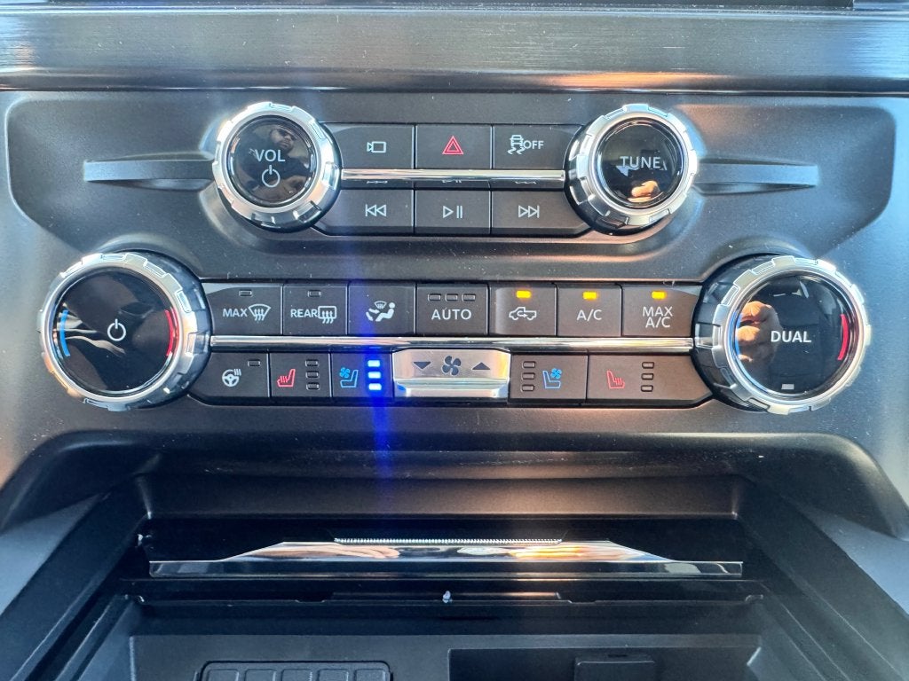 2027 Ford F-350SD Lariat