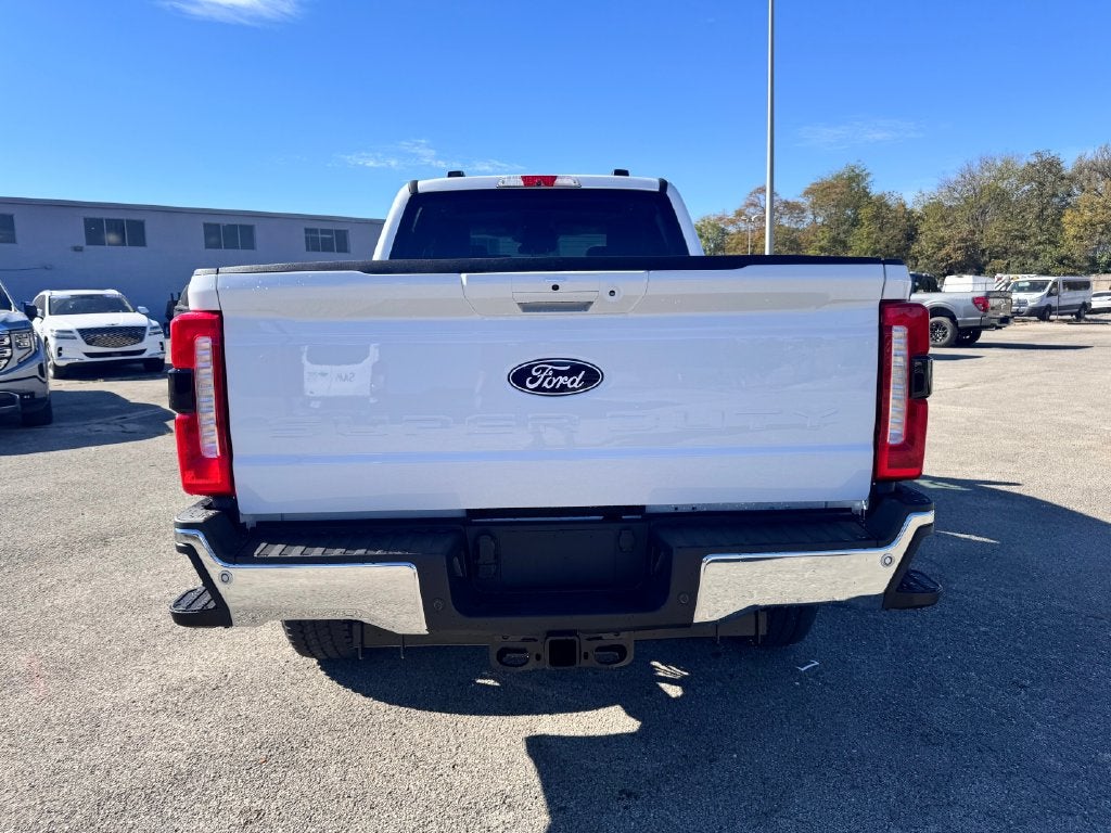2027 Ford F-350SD Lariat