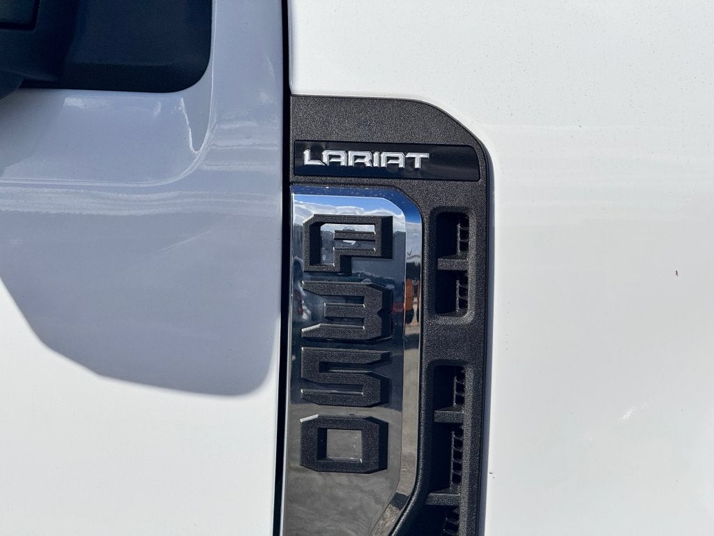 2027 Ford F-350SD Lariat