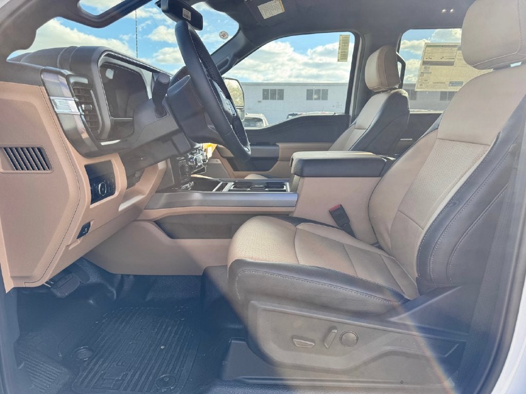 2027 Ford F-350SD Lariat