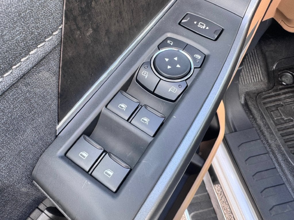 2027 Ford F-350SD Lariat