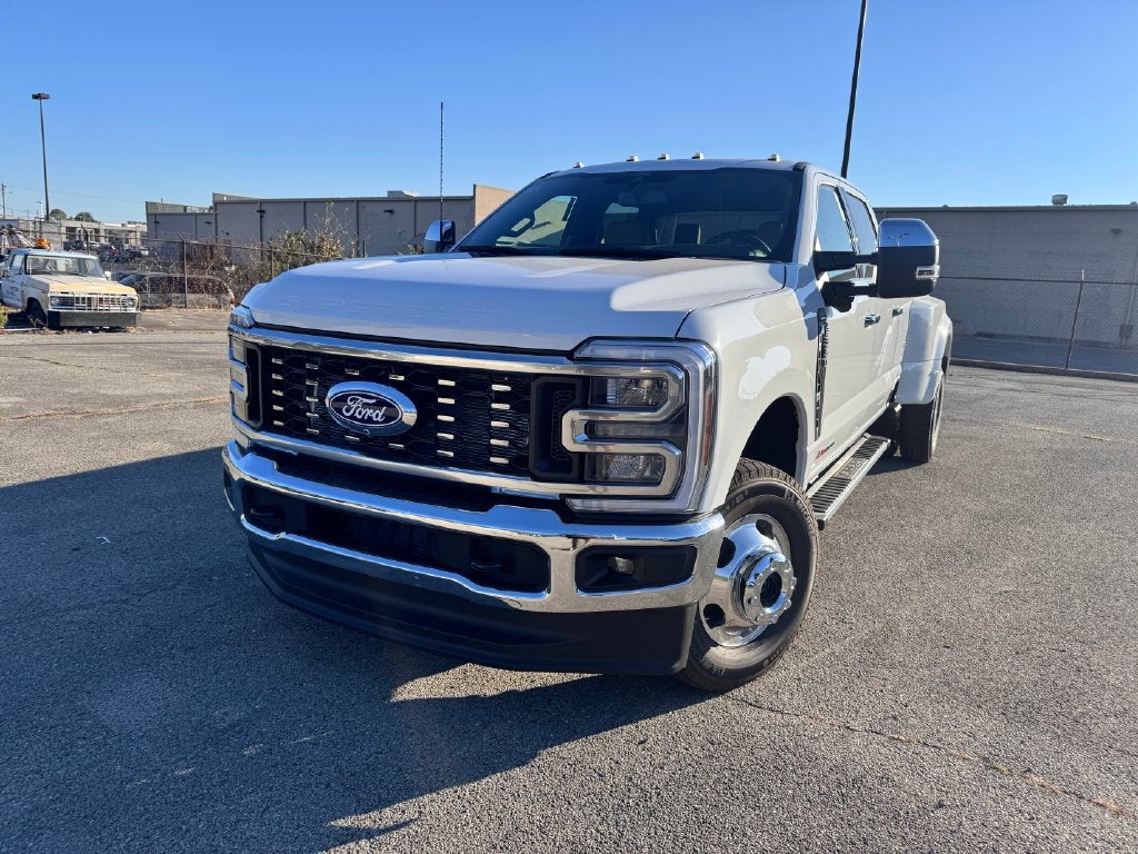 2027 Ford F-350SD Lariat DRW
