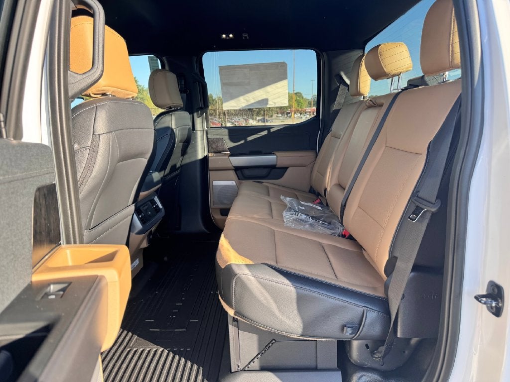 2027 Ford F-350SD Lariat DRW