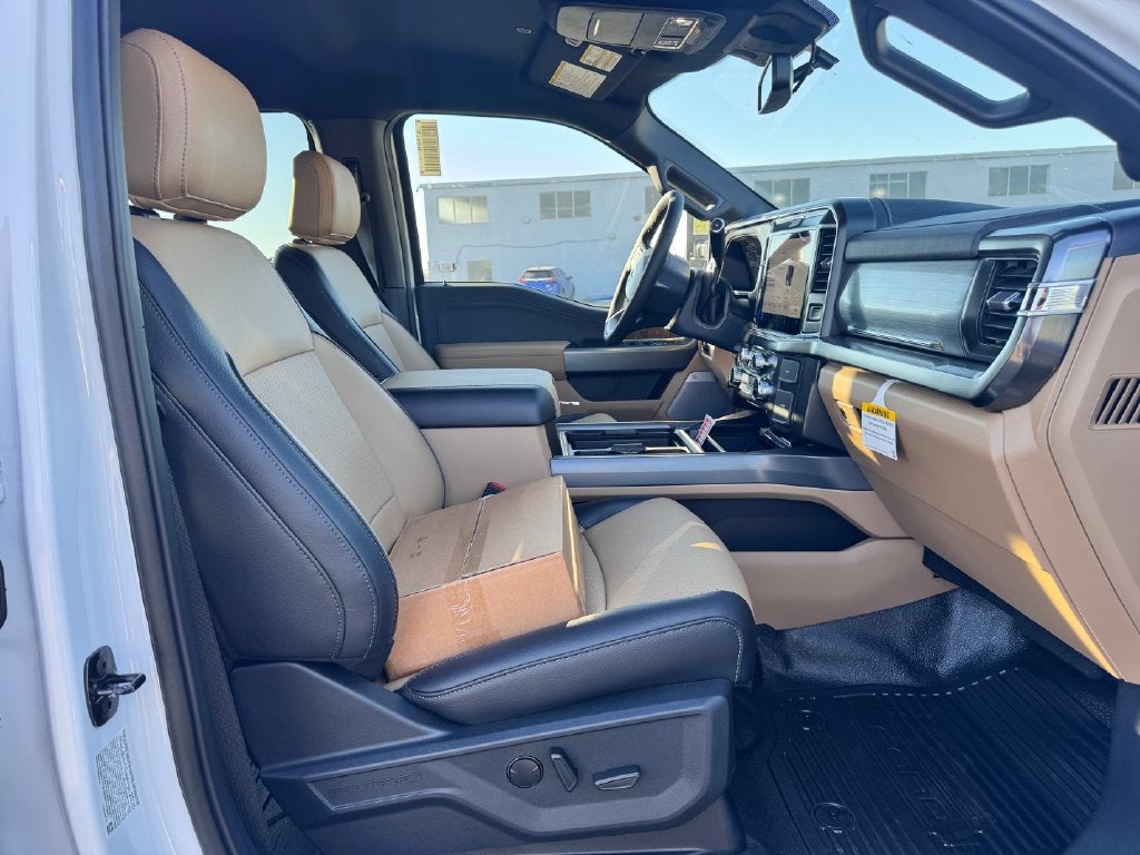 2027 Ford F-350SD Lariat DRW