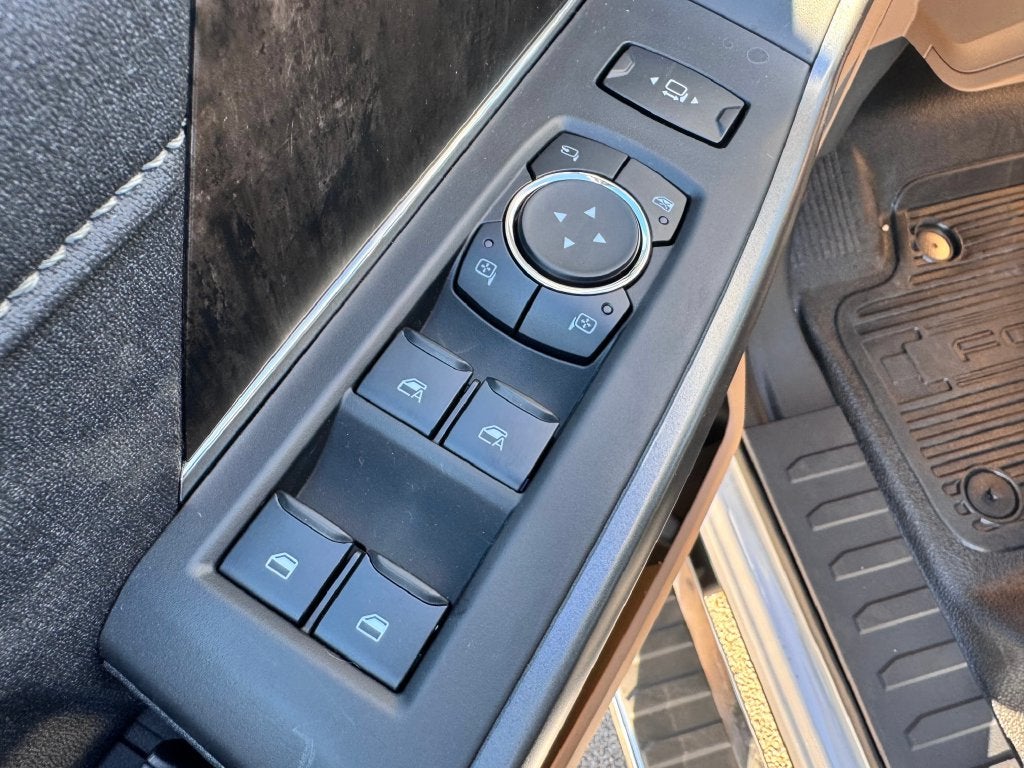 2027 Ford F-350SD Lariat DRW