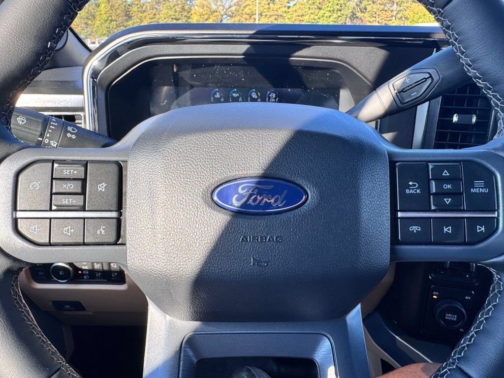 2027 Ford F-350SD Lariat DRW