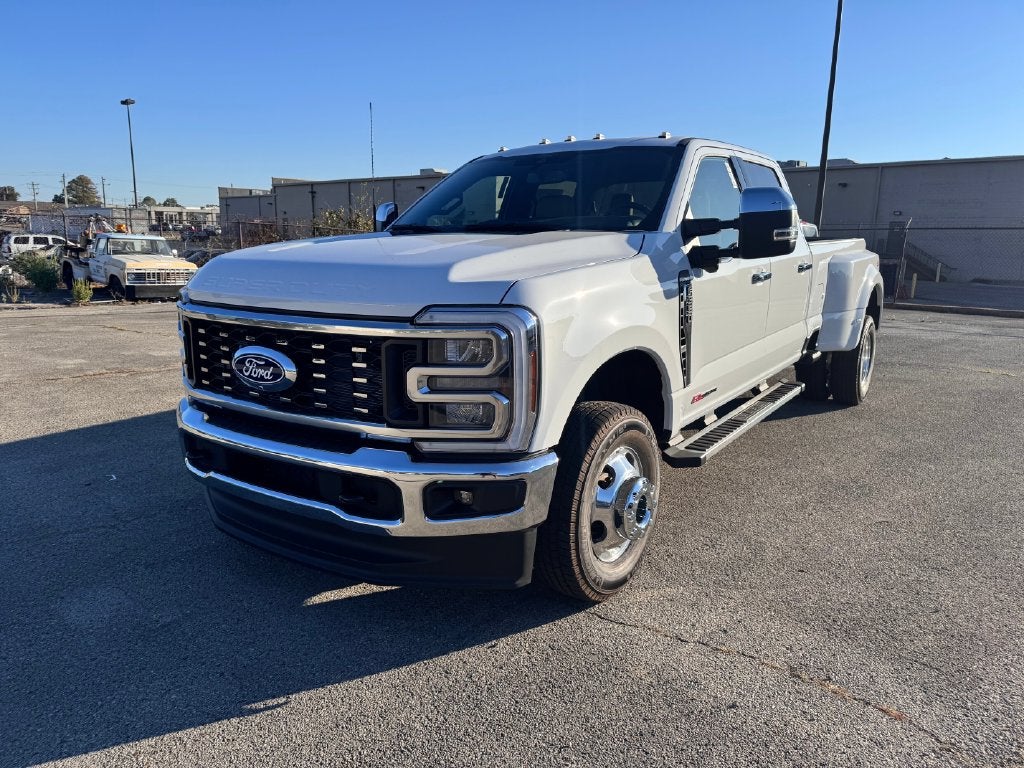 2027 Ford F-350SD Lariat DRW