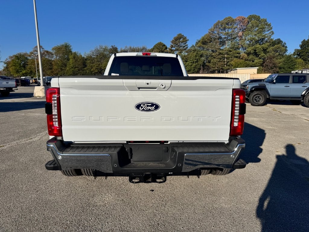 2027 Ford F-350SD Lariat DRW
