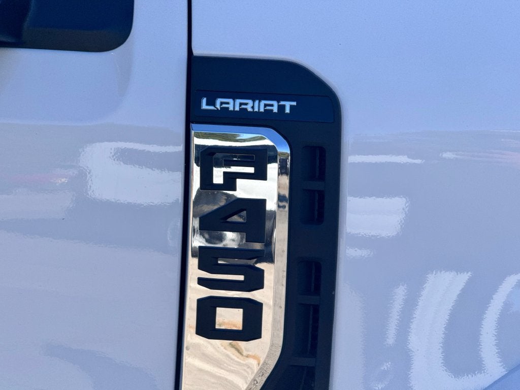 2027 Ford F-450SD Lariat DRW