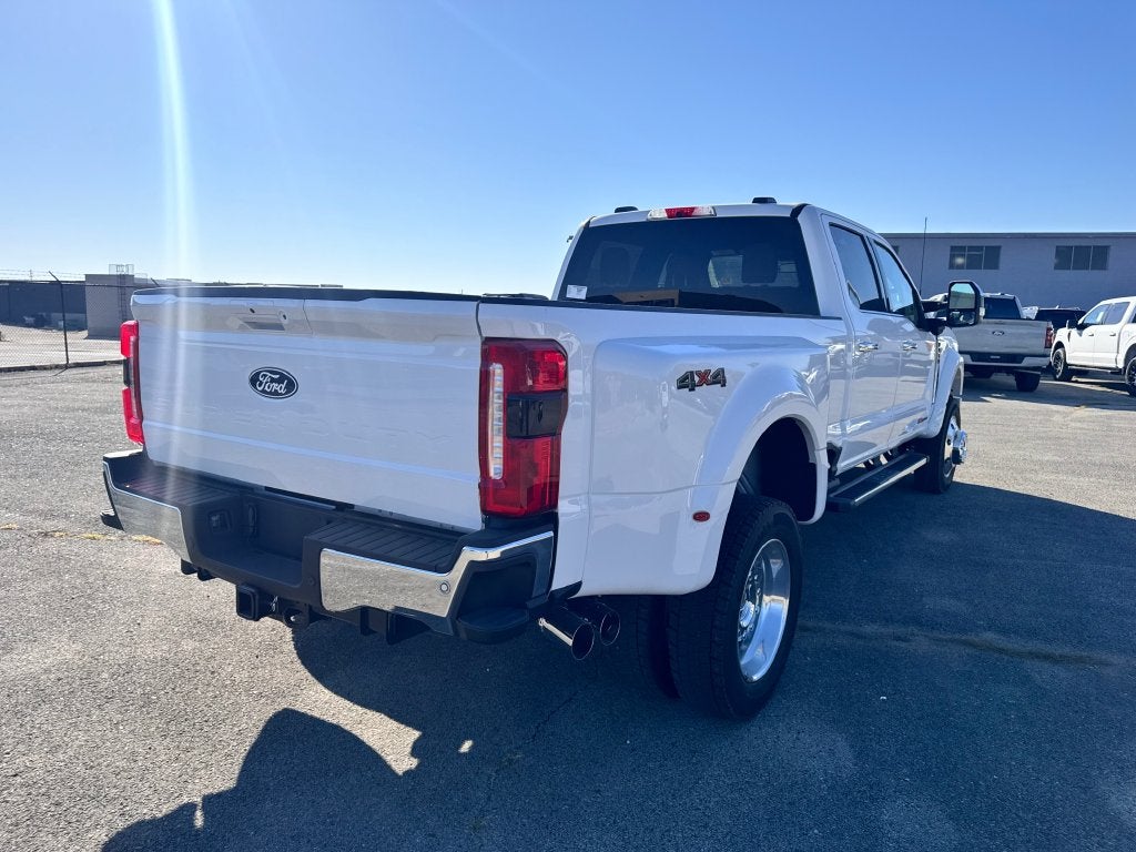 2027 Ford F-450SD Lariat DRW