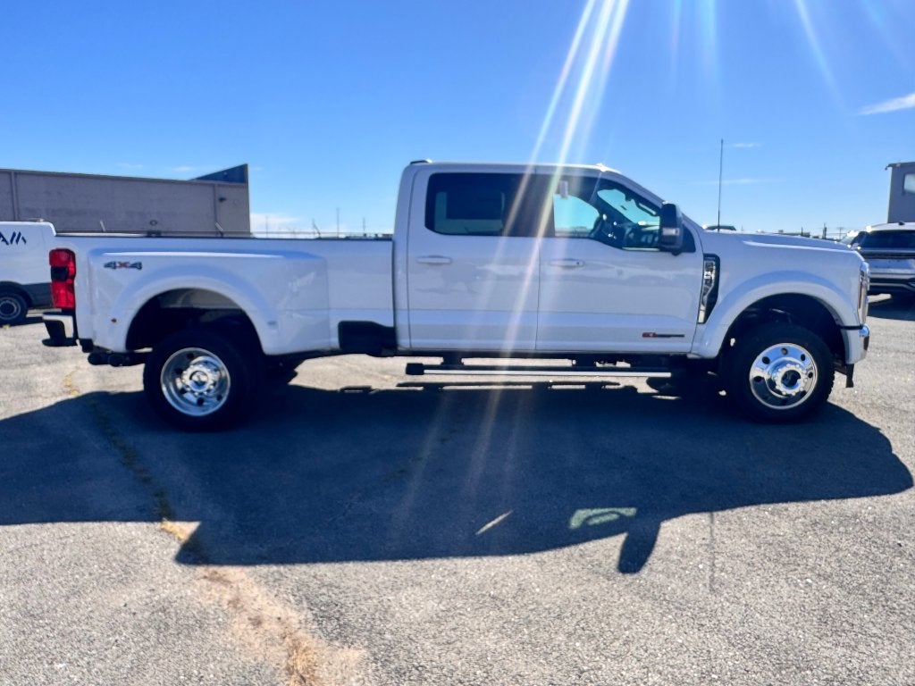 2027 Ford F-450SD Lariat DRW