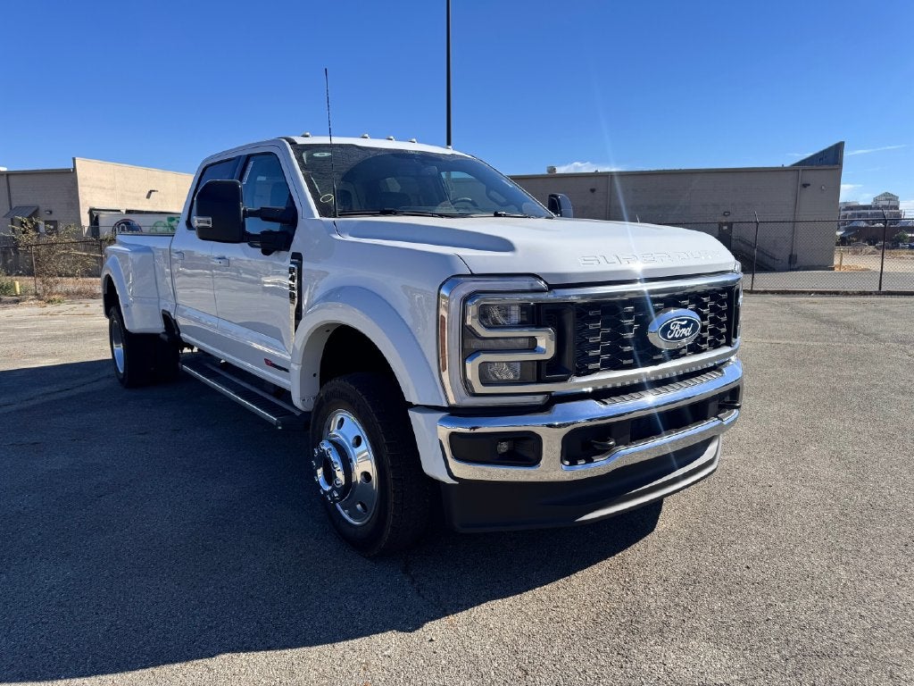 2027 Ford F-450SD Lariat DRW
