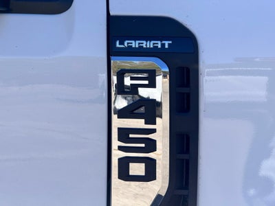 2027 Ford F-450SD Lariat DRW