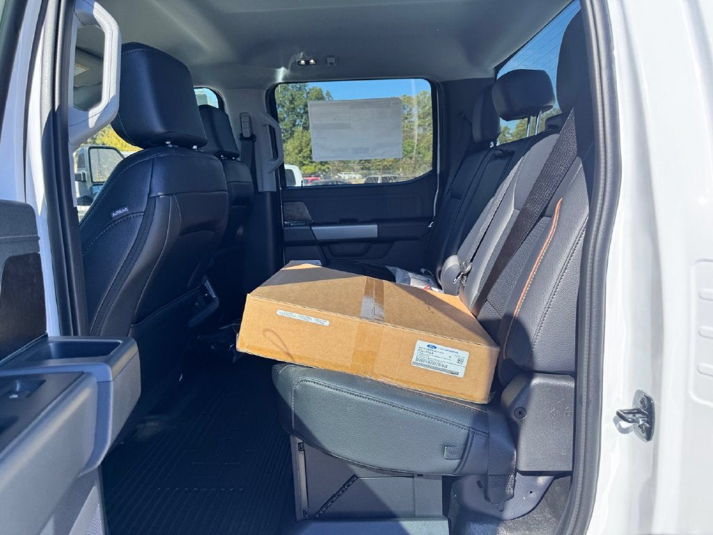 2027 Ford F-450SD Lariat DRW