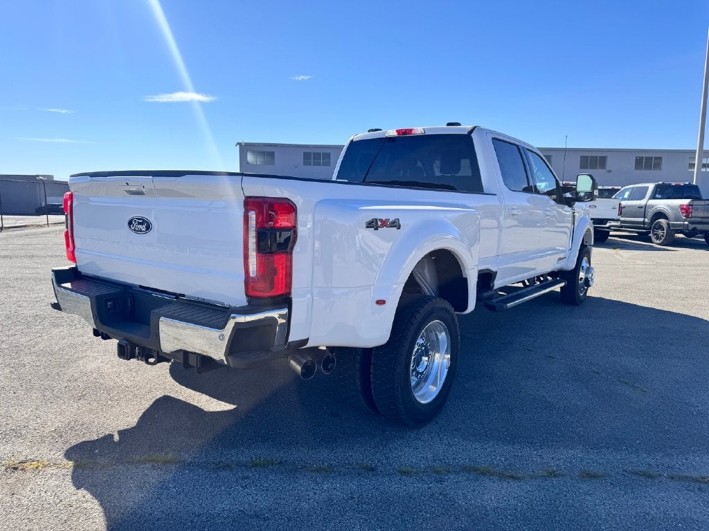 2027 Ford F-450SD Lariat DRW