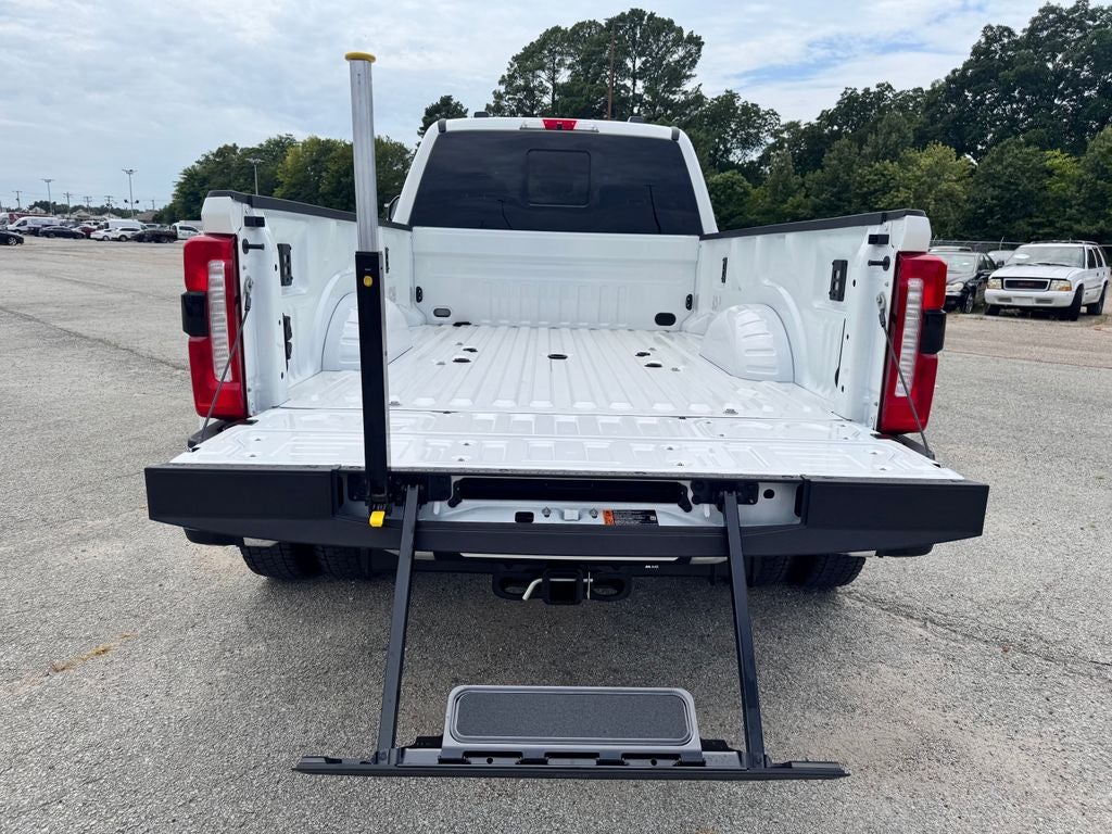 2026 Ford F-450SD Lariat DRW