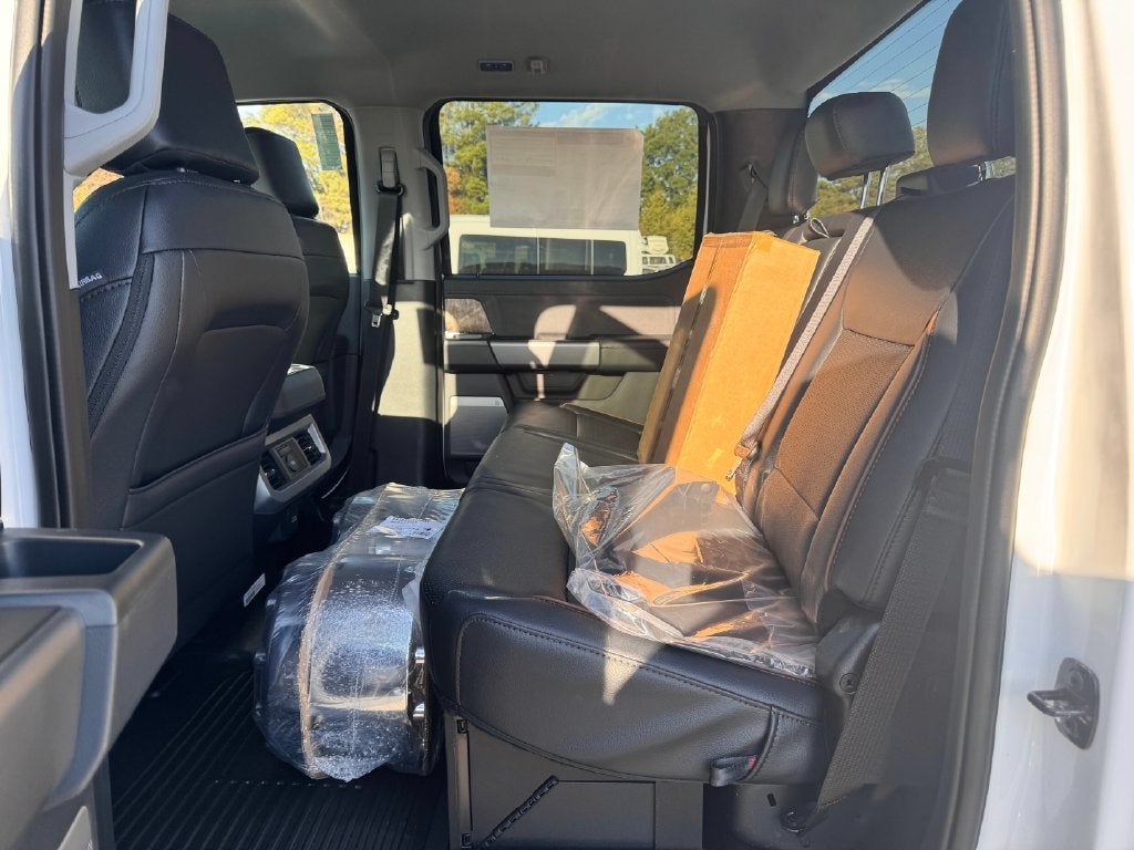 2027 Ford F-450SD Lariat DRW