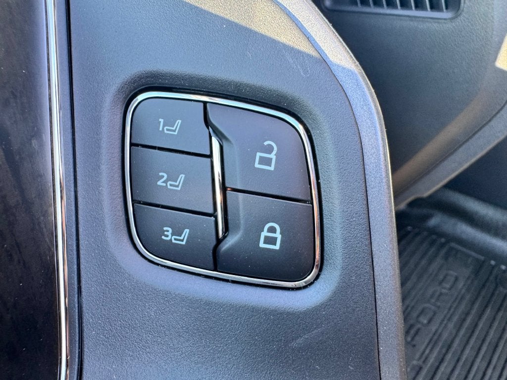 2027 Ford F-450SD Lariat DRW