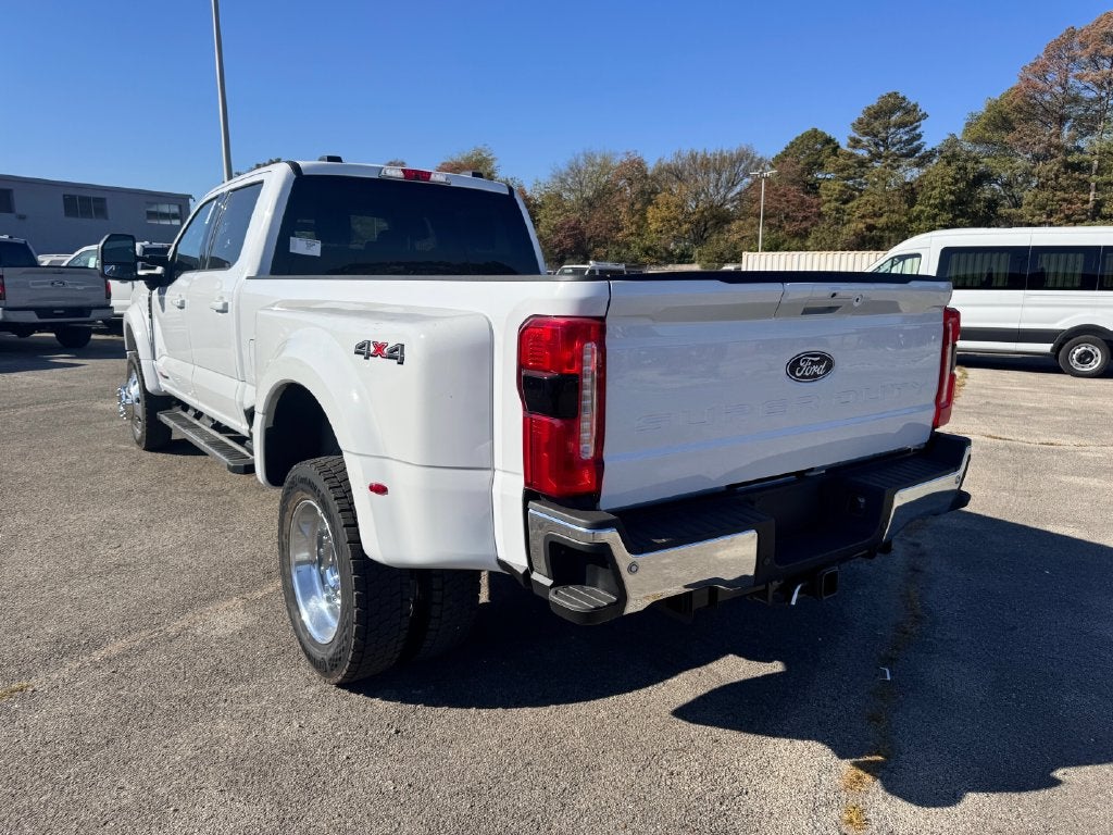 2027 Ford F-450SD Lariat DRW