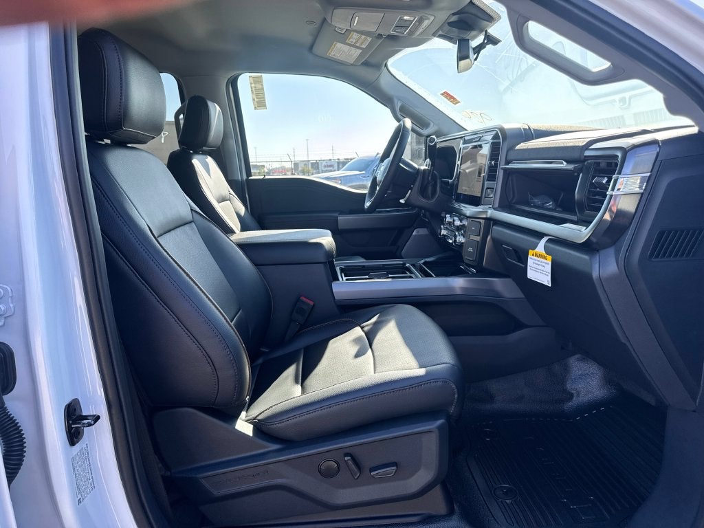 2027 Ford F-450SD Lariat DRW