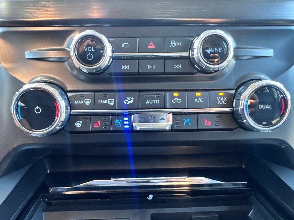 2027 Ford F-450SD Lariat DRW