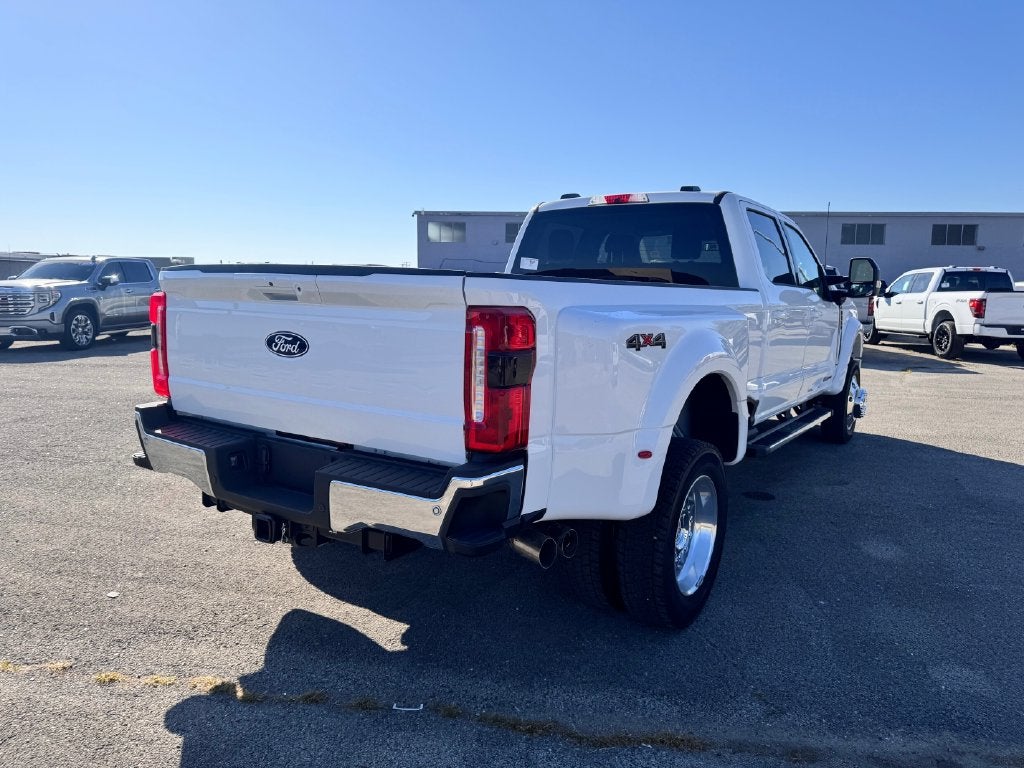 2027 Ford F-450SD Lariat DRW