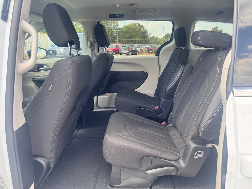 2024 Chrysler Voyager LX