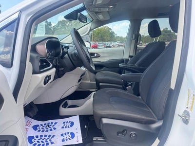 2024 Chrysler Voyager LX