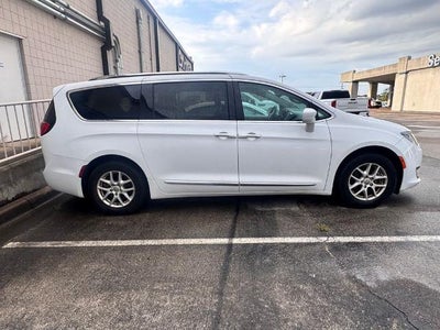2024 Chrysler Voyager LX