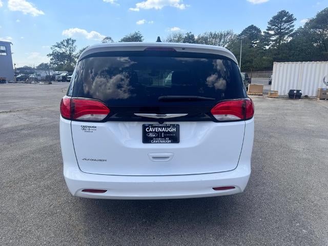2024 Chrysler Voyager LX