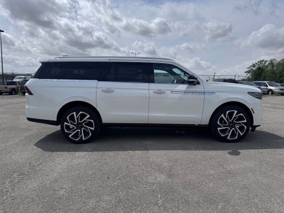 2026 Lincoln Navigator L Reserve