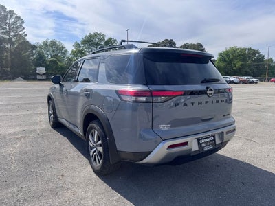 2023 Nissan Pathfinder SL