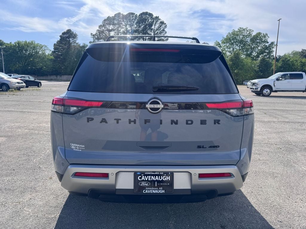 2023 Nissan Pathfinder SL