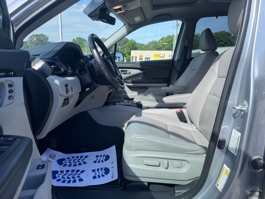 2022 Honda Pilot Touring 7 Passenger
