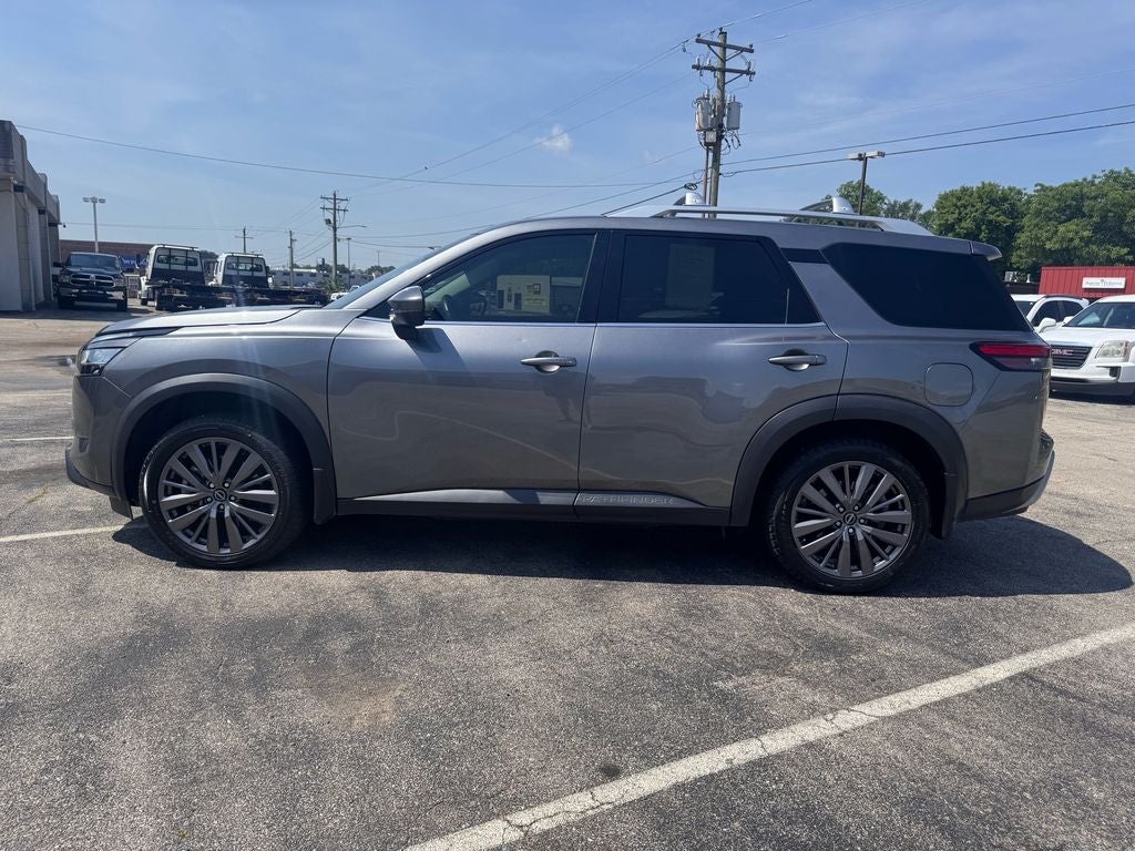 2023 Nissan Pathfinder SL