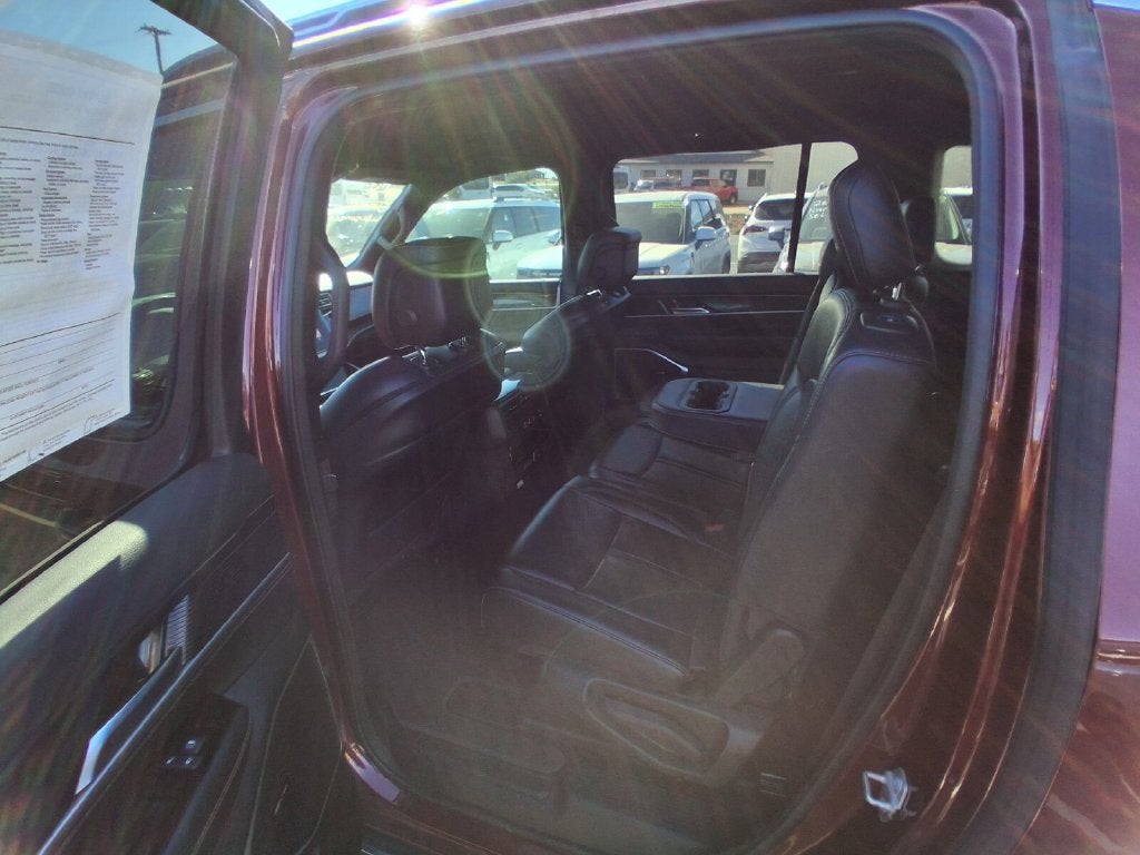 2024 Jeep Wagoneer L Base